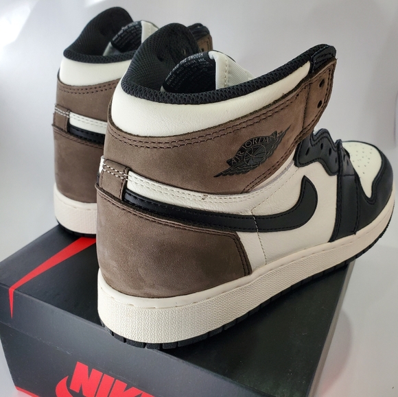 Jordan 1 High OG GS - Picture 3 of 7